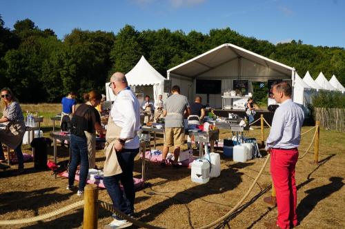 Iconographie - Concours de cuisine La Vendée aux Fourneaux, les candidats cuisinent