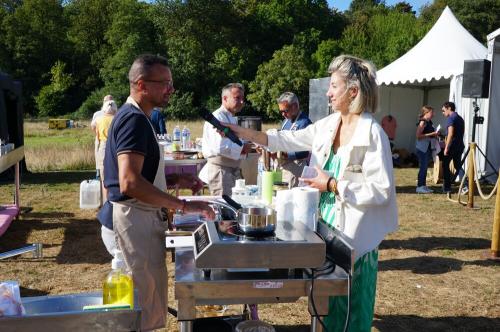 Iconographie - Concours de cuisine La Vendée aux Fourneaux, les candidats cuisinent