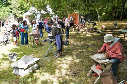 Iconographie - Stand de taille de pierre proposé par la Soulère