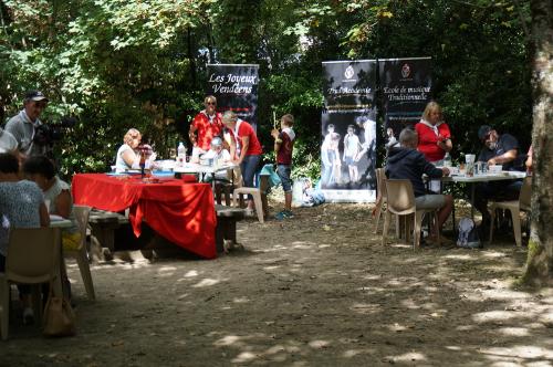 Iconographie - Stand des Joyeux Vendéens du Boupère
