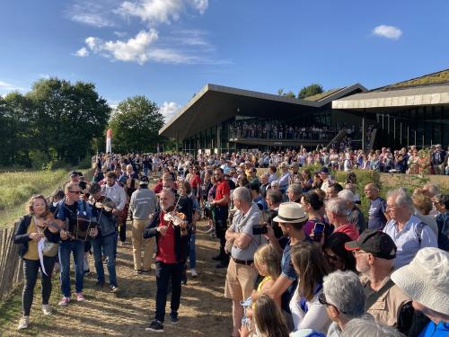 Iconographie - L’arrivée du Big band trad lors du final de Ol é la Vendée