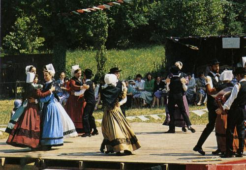 Iconographie - Groupe folklorique Le quadrille vendéen