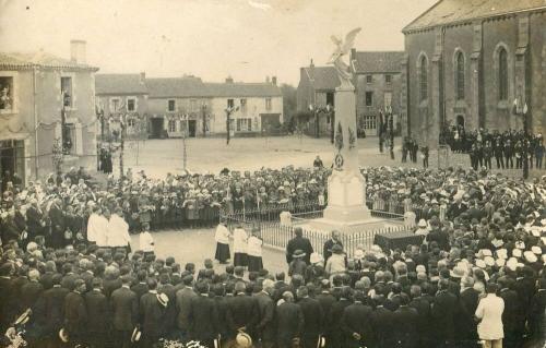 Iconographie - Inauguration du Monument aux Morts