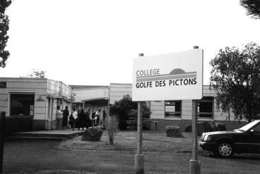 Iconographie - Entrée du collège "Golfe des Pictons"