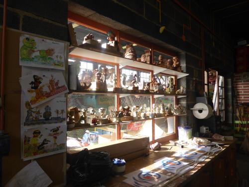 Iconographie - Vitrine des maquettes des chars