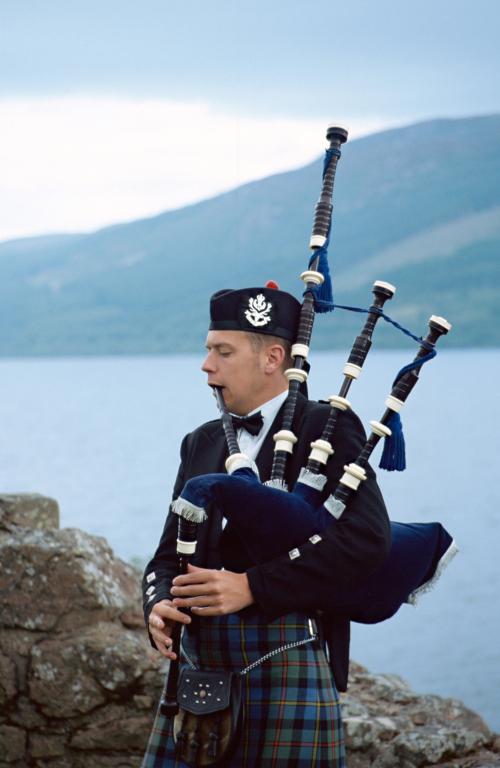 Iconographie - Ecosse Highland ruines Urquhart