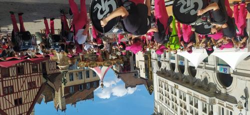 Iconographie - bandas place François Rude à Dijon