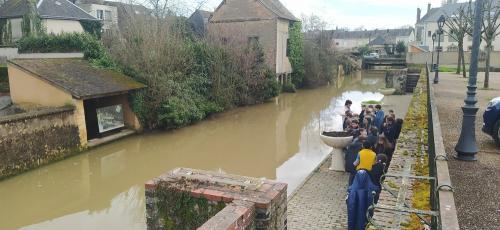 Iconographie - vue des quais de l’Anille avec groupe scolaire