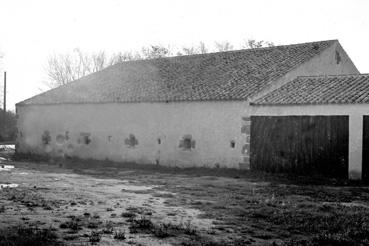 Iconographie - La grange-étable du Vasais, vue de côté