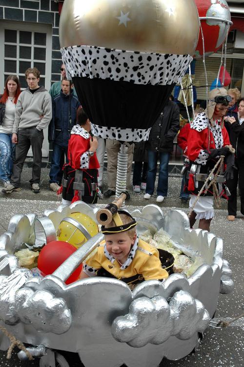 Iconographie - Petit char enfant montgolfière 2005