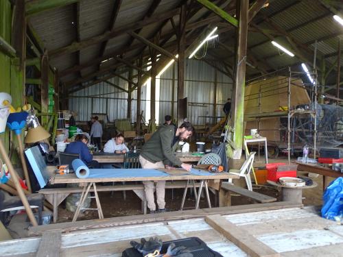 Iconographie - moments de construction dans les différents hangars de Scaër