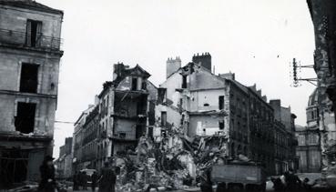 Iconographie - Bombardement - Rue Mazagran et rue Charles Brunelière