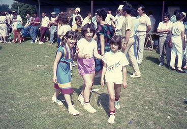 Iconographie - Jeunes supportrices