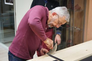 Iconographie - Annexe - La bride - Découpe du cuir pour la confection des oeillères - Harnais de poste à 4 - Harnais de poste en paire 