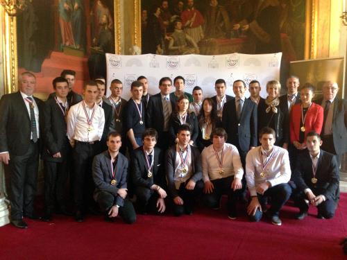 Iconographie - Les meilleurs apprentis de Vendée reçus au Sénat