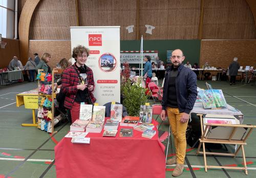 Iconographie - Stand OPCI au salon du livre de Saint-Gervais