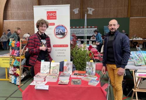 Iconographie - Stand OPCI au salon du livre de Saint-Gervais