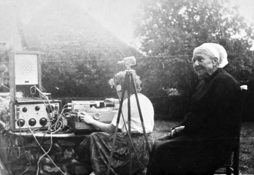 Iconographie - Claudie Marcel-Dubois et Maguy Pichonnet-Andral en collecte