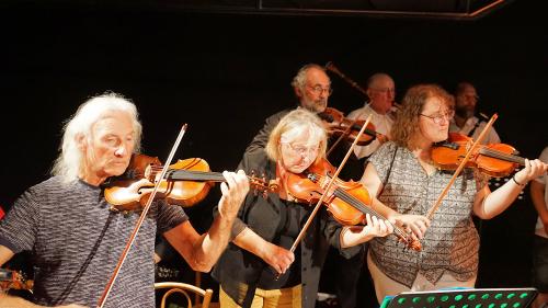 Iconographie - Le Big band trad de Vendée au festival de Bouche à oreilles, à Parthenay