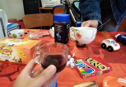 Iconographie - Accueil pose café au Secours catholique