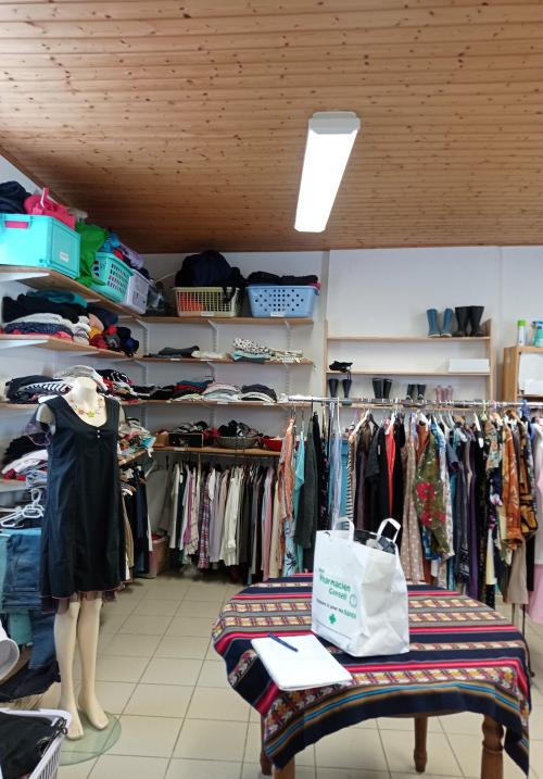 Iconographie - Boutique vêtements du Secours catholique