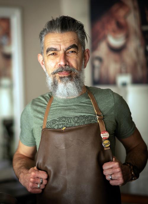 Iconographie - Antony Charrier, coiffeur homme barbier