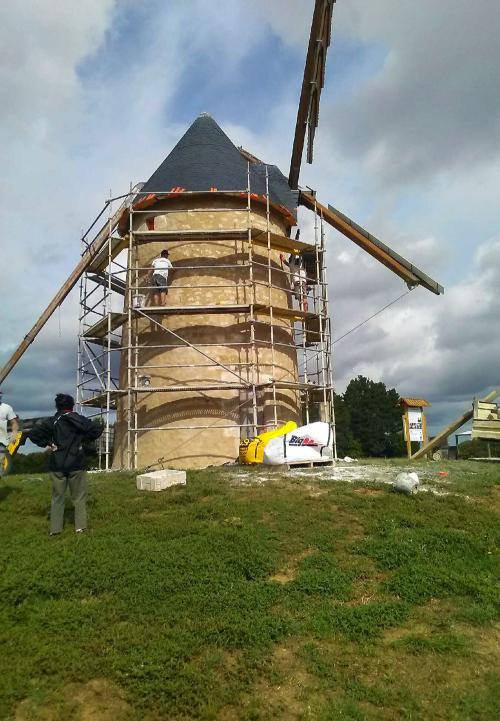 Iconographie - Le moulin Baron - Restauration de la maçonnerie