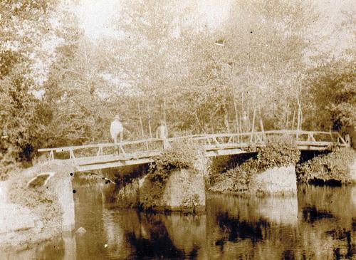 Iconographie - Le pont en bois du Gué