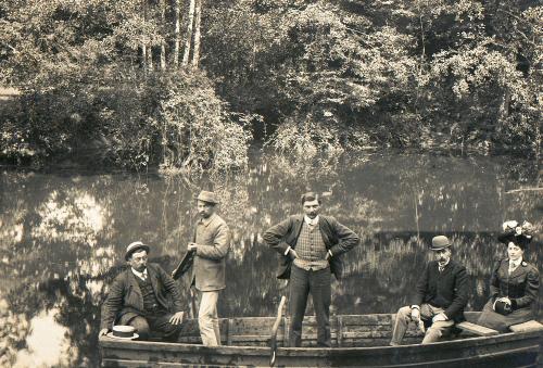 Iconographie - Moulin à eau Le Gué - En barque un dimanche