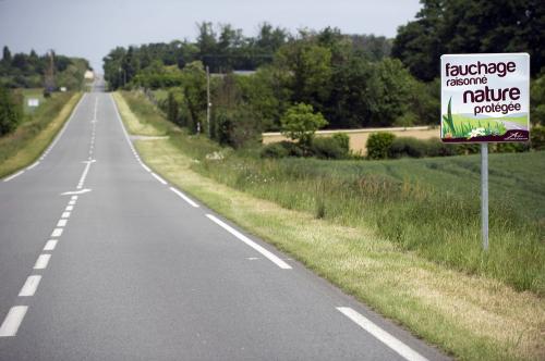 Iconographie - Panneau sur la D960 - Fauchage raisonné nature protégée