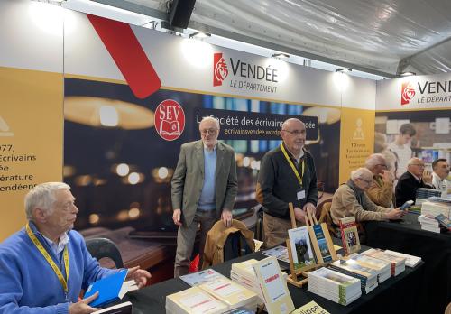 Iconographie - Le stand au Printemps du livre