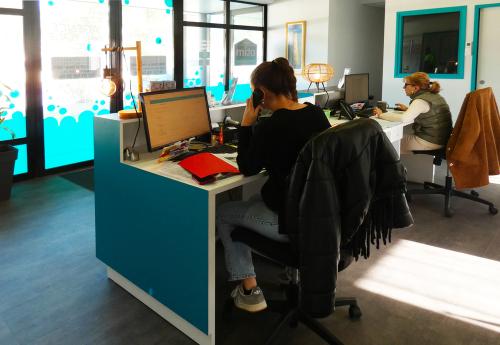 Iconographie - Comptoir d'accueil de l'agence OTIM