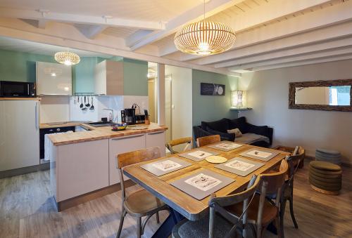 Iconographie - Logement sur le remblais à louer