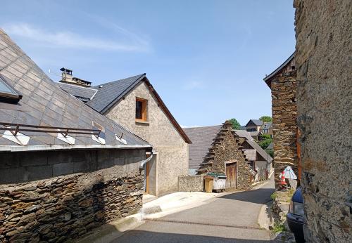 Iconographie - Maisons du village avec pignon à redents 