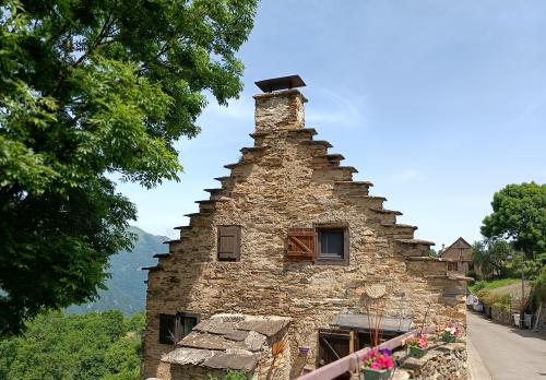 Iconographie - Maison du village avec pignon à redents 