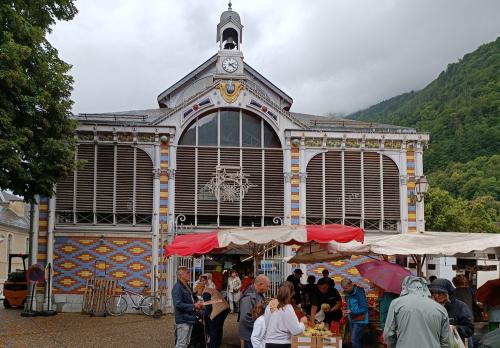 Iconographie - Les halles un samedi