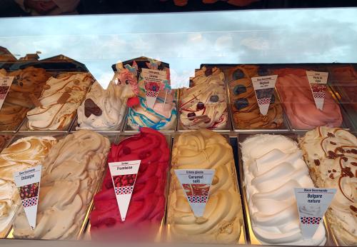 Iconographie - Vitrine de glaces