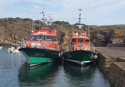 Iconographie - Les vedettes de la SNSM au port de la Meule