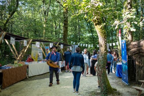 Iconographie - Salon le Refuge du livre à Grasla