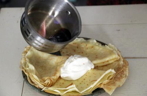 Iconographie - Crêpe à la chantilly, selon Marie-France Bertaud
