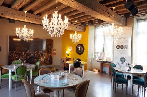 Iconographie - Une salle-musée du Manoir de Réaumur