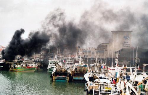 Iconographie - Manifestation sur le port