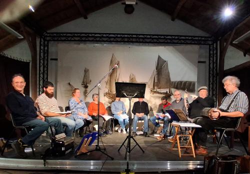 Iconographie - Concert par Touline et Armée du Chalut au Vasais