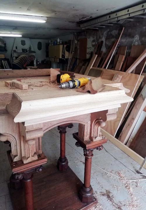 Iconographie - La chaire en cours de restauration