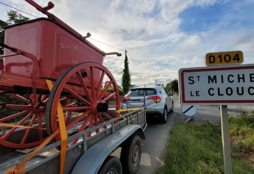 Iconographie - Retour au village de la pompe à incendie