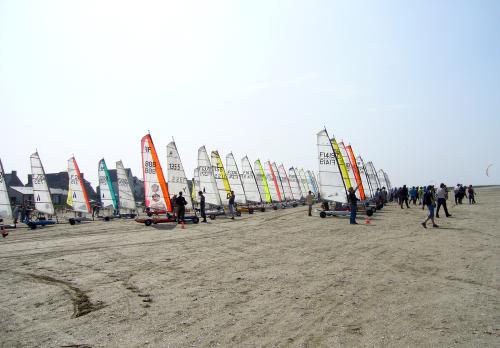 Iconographie - Pratique du char à voile sur la plage