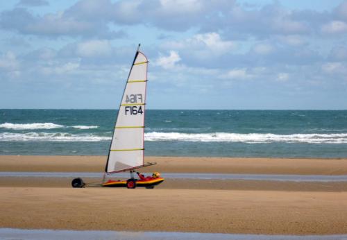 Iconographie - Pratique du char à voile sur la plage