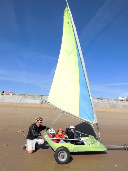 Iconographie - Pratique du char à voile sur la plage