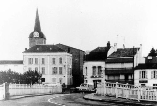 Iconographie - Le pont de La Chaume qui a été démoli