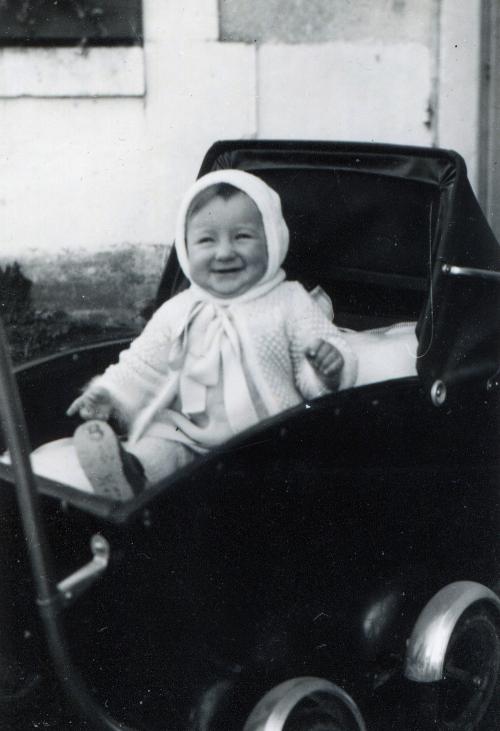 Iconographie - Line Roux, bébé, fille d'Odette et Alfred Roux